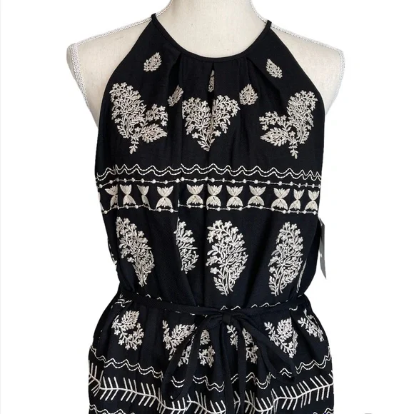 THML Black & Cream Embroidered Halter Maxi Dress NWT Women’s Size Medium - Picture 2 of 11